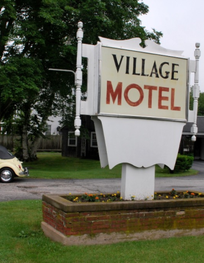 MOTEL Village Motel | CTvisit